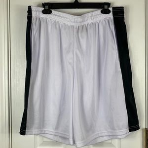 NWOT Zone Pro white/black stripe size XL. 100% polyester. Has pockets.